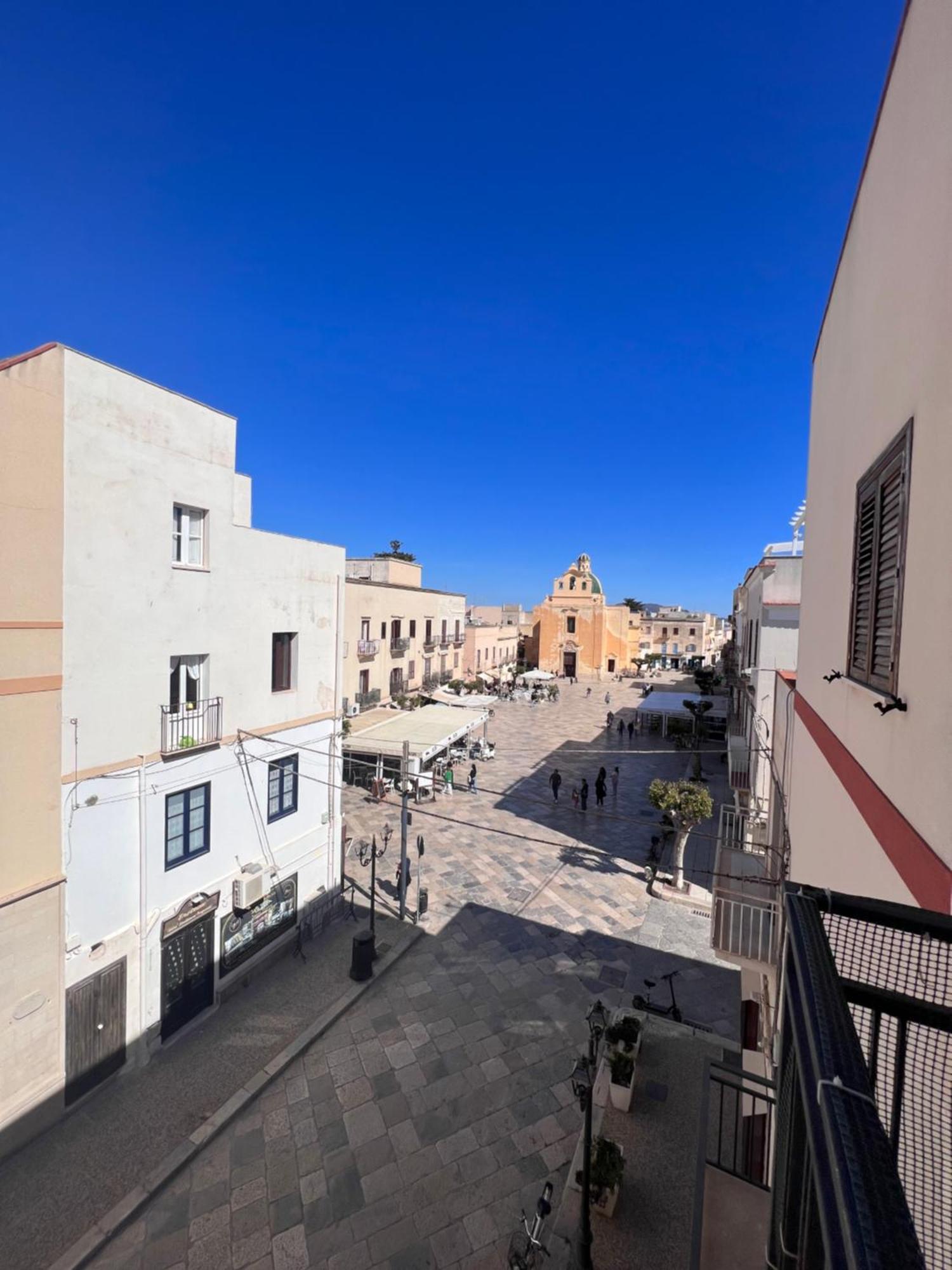 הוילה פאביננה Isola Serena מראה חיצוני תמונה
