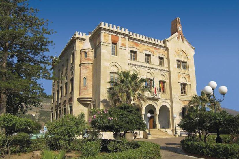 הוילה פאביננה Isola Serena מראה חיצוני תמונה