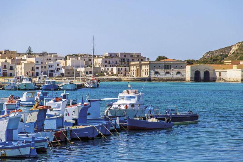 הוילה פאביננה Isola Serena מראה חיצוני תמונה