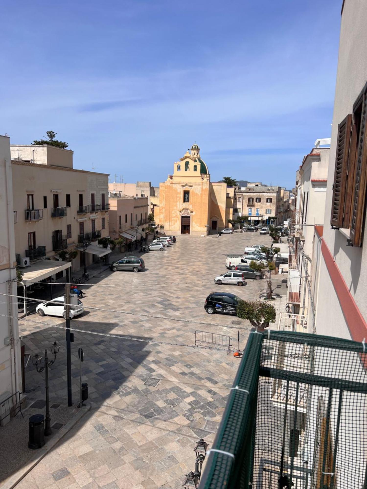 הוילה פאביננה Isola Serena מראה חיצוני תמונה